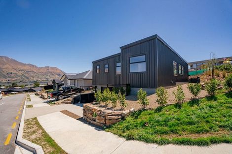 Photo of property in 2 Tuohy Lane, Wanaka, 9305