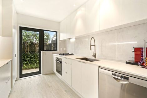 Photo of property in 3/52 Taharoto Road, Takapuna, Auckland, 0622