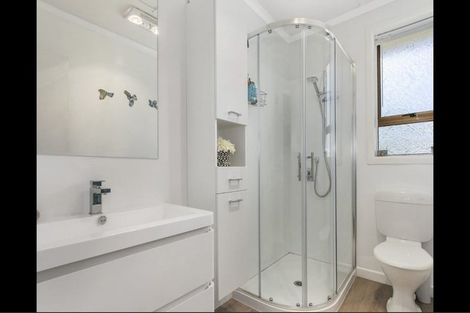 Photo of property in 22 Queen Road, Bellevue, Tauranga, 3110