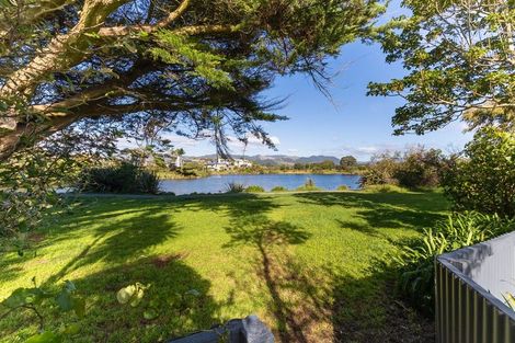 Photo of property in 200 Tutere Street, Waikanae Beach, Waikanae, 5036