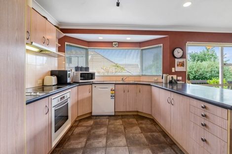 Photo of property in 10 Thelma Place, Lynmore, Rotorua, 3010