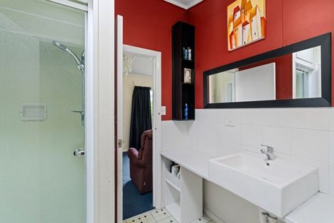 Photo of property in 33 Kiharoa Street, Otaki Beach, Otaki, 5512