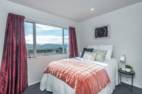 Photo of property in 35 Meadowcroft Grove, Johnsonville, Wellington, 6037