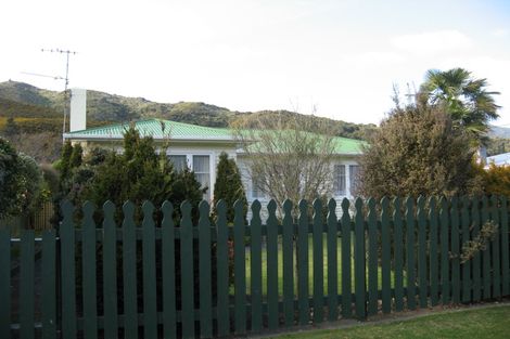 Photo of property in 67 Wood Street, Wainuiomata, Lower Hutt, 5014