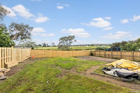 Photo of property in 34 Kirrie Avenue, Te Atatu South, Auckland, 0610