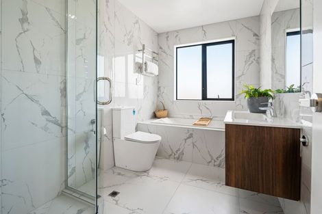 Photo of property in 421b Glenfield Road, Glenfield, Auckland, 0629