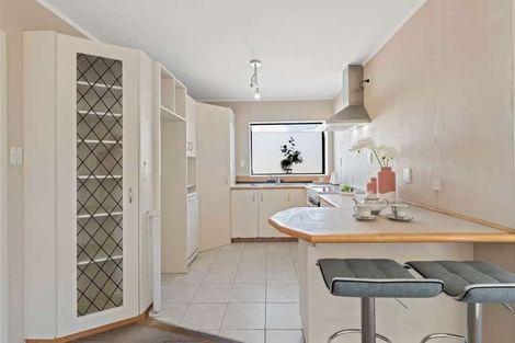 Photo of property in 2/25 De Quincey Terrace, Highland Park, Auckland, 2010