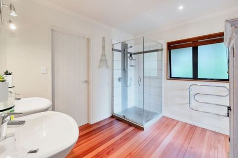 Photo of property in 8 Amber Glen, Albany, Auckland, 0632