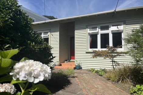 Photo of property in 12 Matipo Street, Eastbourne, Lower Hutt, 5013