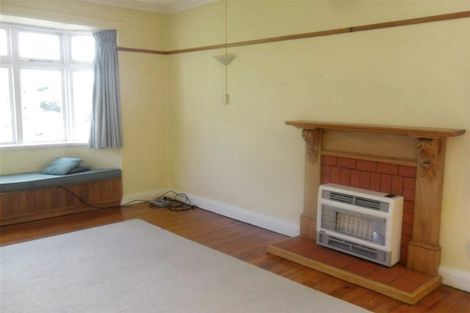 Photo of property in 44 Tio Tio Road, Miramar, Wellington, 6022