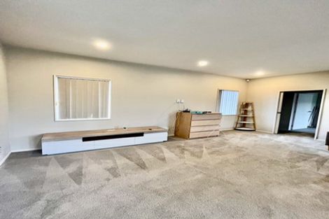 Photo of property in 12 Northbrook Close, Greenhithe, Auckland, 0632