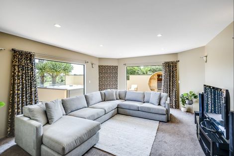 Photo of property in 125 Tironui Drive, Taradale, Napier, 4112