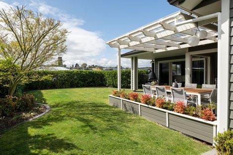 Photo of property in 5 Avocado Lane, Bethlehem, Tauranga, 3110