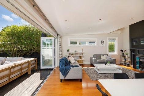 Photo of property in 26 Wairere Avenue, Mount Albert, Auckland, 1025