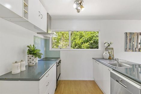 Photo of property in 2/14 Celina Place, Browns Bay, Auckland, 0630