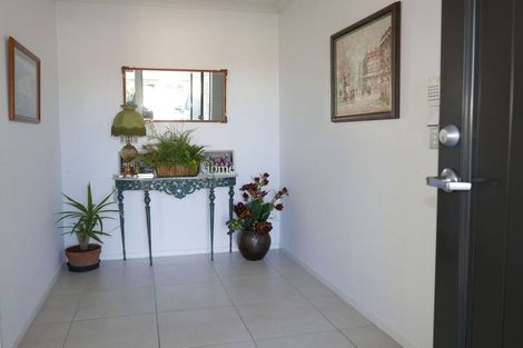 Photo of property in 4 Crofton Road, Harewood, Christchurch, 8051