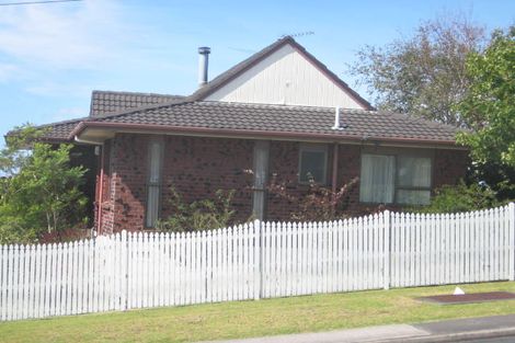 Photo of property in 2/53 High Road, Glenfield, Auckland, 0629