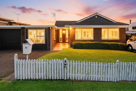 Photo of property in 30 Luton Avenue, Sunnyhills, Auckland, 2010