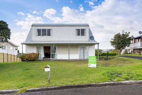 Photo of property in 417 Onemana Drive, Onemana, Whangamata, 3691