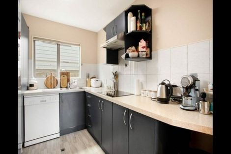 Photo of property in 30/3 Hulme Place, Henderson, Auckland, 0612