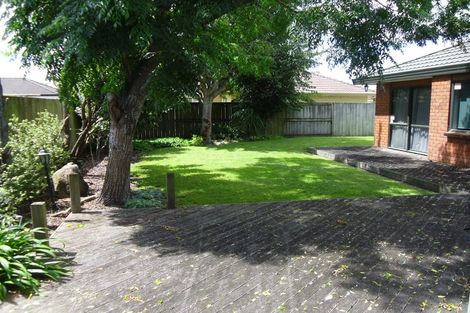 Photo of property in 22 Chesterfield Place, Rototuna, Hamilton, 3210