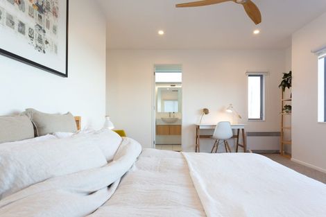 Photo of property in 394 The Esplanade, Island Bay, Wellington, 6023