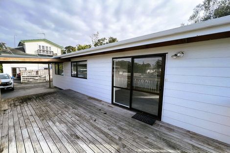 Photo of property in 1/537 Glenfield Road, Glenfield, Auckland, 0629