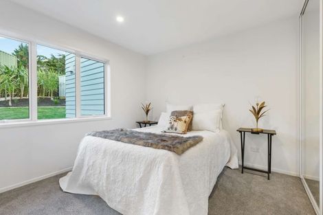 Photo of property in 299 Whangaparaoa Road, Red Beach, 0932