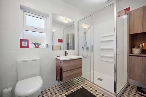 Photo of property in 1/146 Rangatira Road, Beach Haven, Auckland, 0626