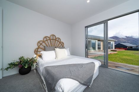 Photo of property in 8 The Heights Avenue, Wanaka, 9305