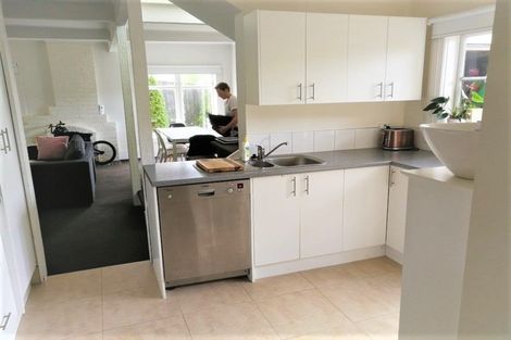 Photo of property in 18 Trinidad Road, Sunnynook, Auckland, 0620