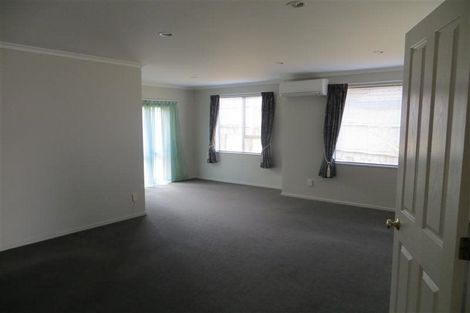 Photo of property in 28 Coventry Way, Long Bay, Auckland, 0630