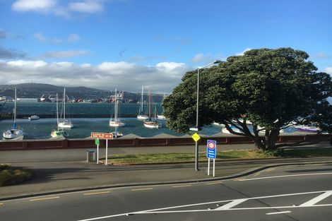 Photo of property in 82 Oriental Parade, Oriental Bay, Wellington, 6011