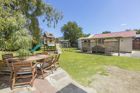 Photo of property in 43 Golders Road, Elderslea, Upper Hutt, 5018