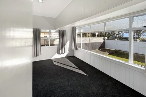 Photo of property in 23 Bulkeley Terrace, New Plymouth, 4310