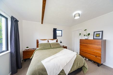 Photo of property in 32 Suzanne Grove, Kelvin Grove, Palmerston North, 4414