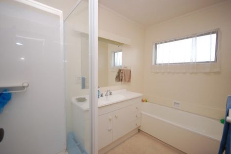 Photo of property in 5 Holland Grove, Richmond Heights, Taupo, 3330