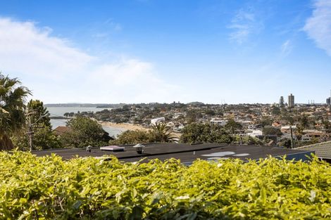 Photo of property in 3/32 Beach Road, Castor Bay, Auckland, 0620