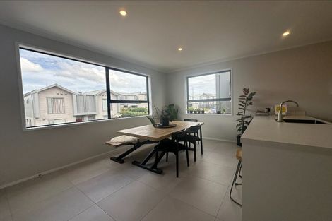 Photo of property in 5/2 Rangitamiro Place, Hobsonville, Auckland, 0616