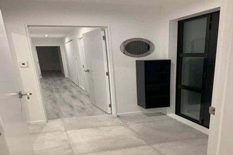 Photo of property in 8 Caribbean Drive, Unsworth Heights, Auckland, 0632