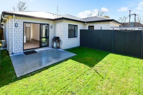 Photo of property in 32 Holland Road, Fairfield, Hamilton, 3214