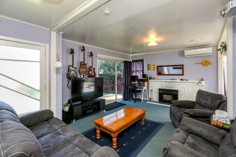 Photo of property in 136 Broadway, Waitara, 4320