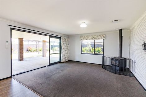Photo of property in 25 Macdonald Heights, Feilding, 4702