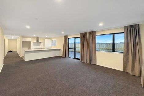 Photo of property in 35 Whiteoak Drive, 7604