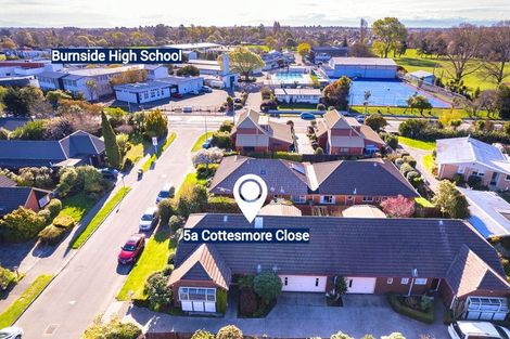 Photo of property in 1/5 Cottesmore Close, Burnside, Christchurch, 8053