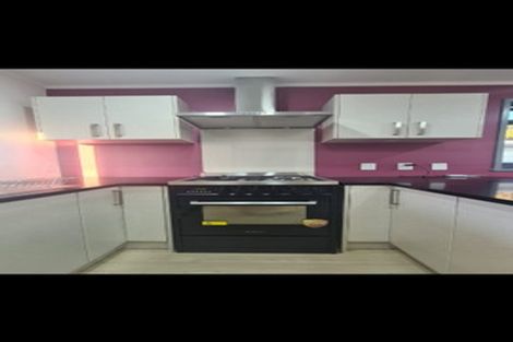 Photo of property in 10 Romney Place, Manurewa, Auckland, 2102