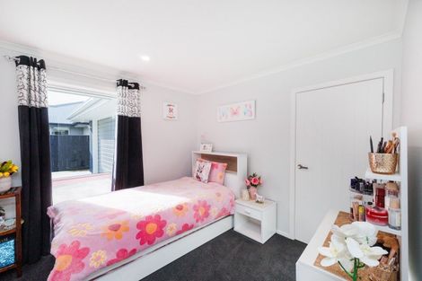 Photo of property in 9 Ivy Lane, Kelvin Grove, Palmerston North, 4414