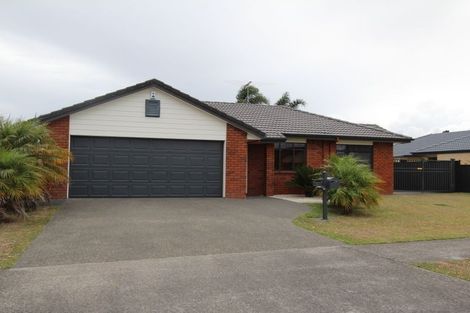 Photo of property in 38 Sandwick Drive, Weymouth, Auckland, 2103
