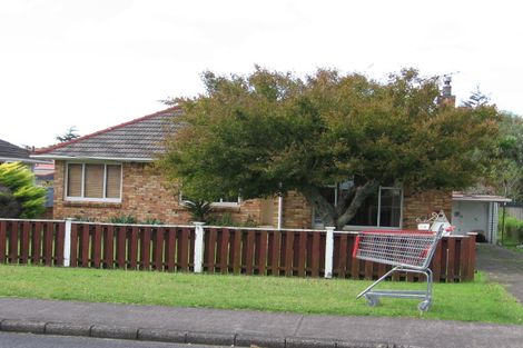 Photo of property in 74 Neil Avenue, Te Atatu Peninsula, Auckland, 0610