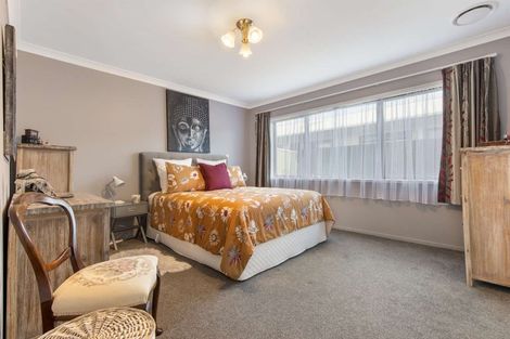 Photo of property in 19a Kawaha Point Road, Fairy Springs, Rotorua, 3015